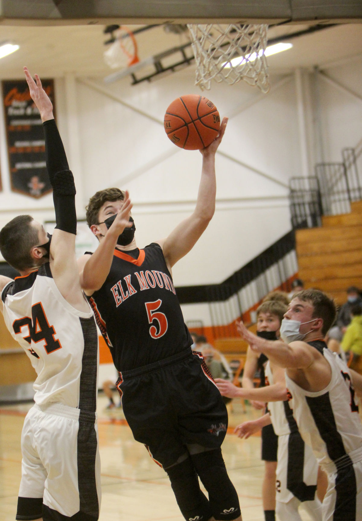 Elk Mound at Stanley-Boyd boys basketball 12-29-20
